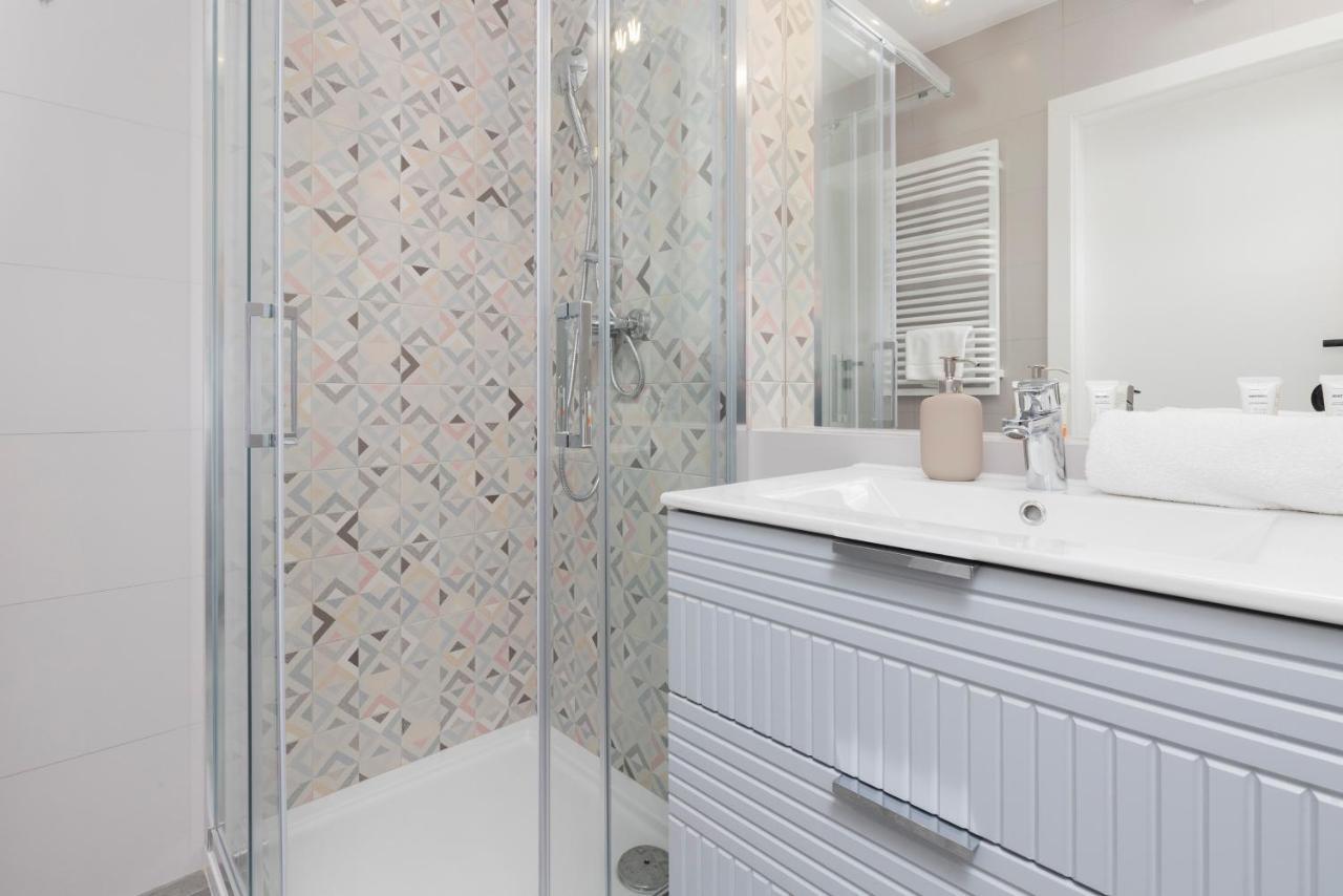 Business District Studio Slaska By Renters Apartment